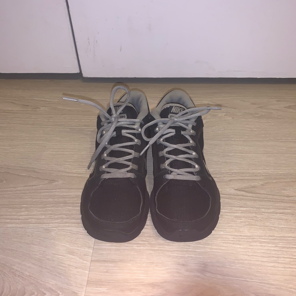Size 7 black and grey Nike trainers